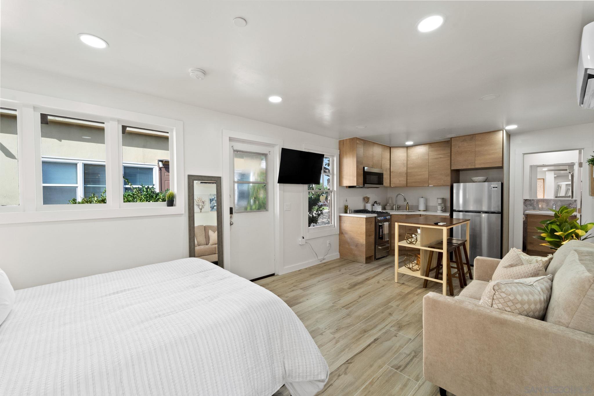 Detail Gallery Image 9 of 73 For 110  Maple St, San Diego,  CA 92103 - – Beds | – Baths