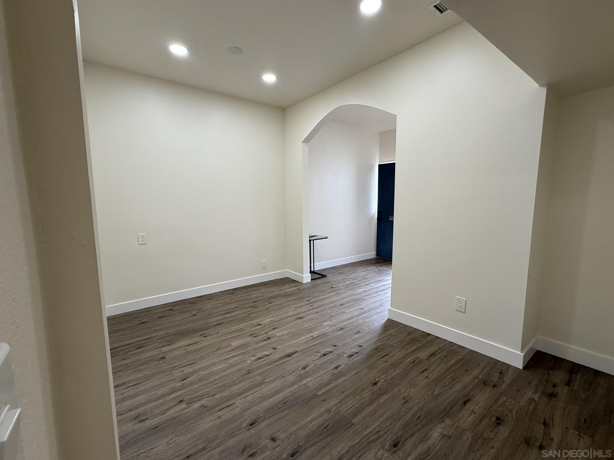 Detail Gallery Image 11 of 21 For 6527  La Jolla Blvd, La Jolla,  CA 92037 - – Beds | – Baths