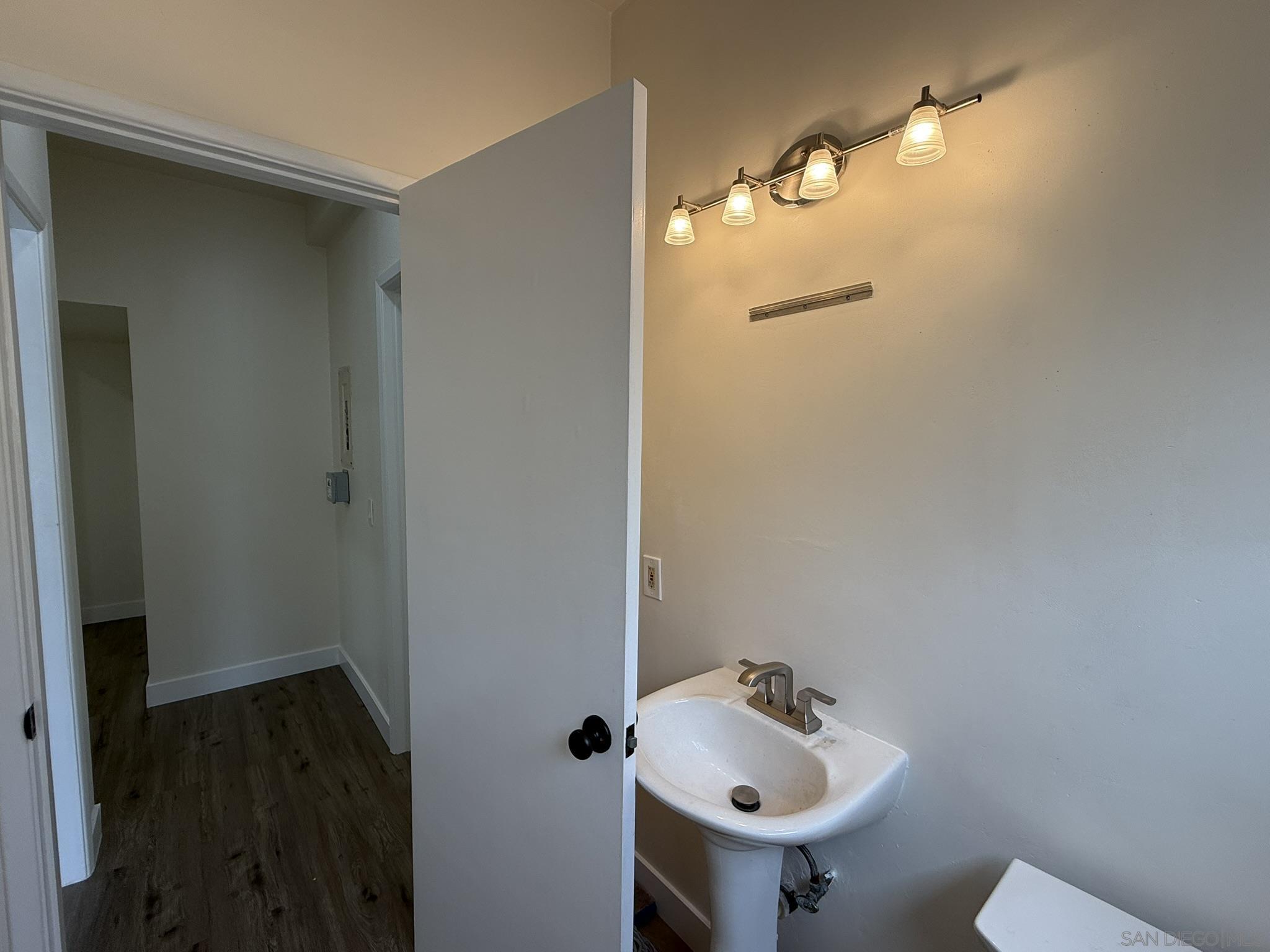 Detail Gallery Image 16 of 21 For 6527  La Jolla Blvd, La Jolla,  CA 92037 - – Beds | – Baths