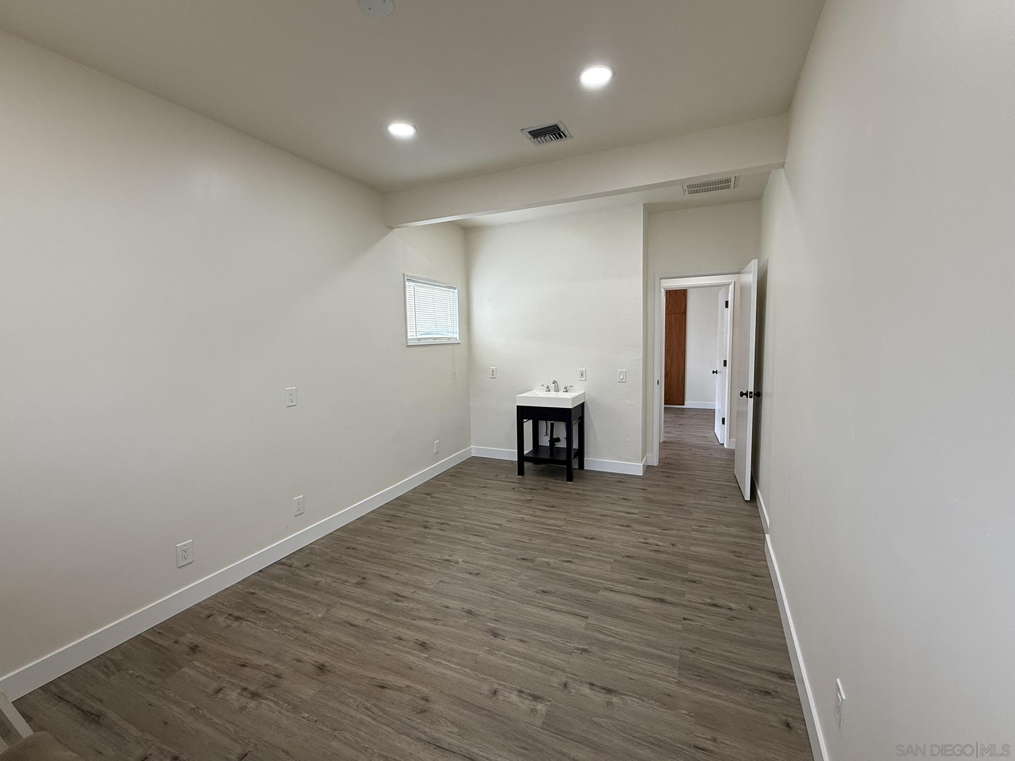 Detail Gallery Image 17 of 21 For 6527  La Jolla Blvd, La Jolla,  CA 92037 - – Beds | – Baths