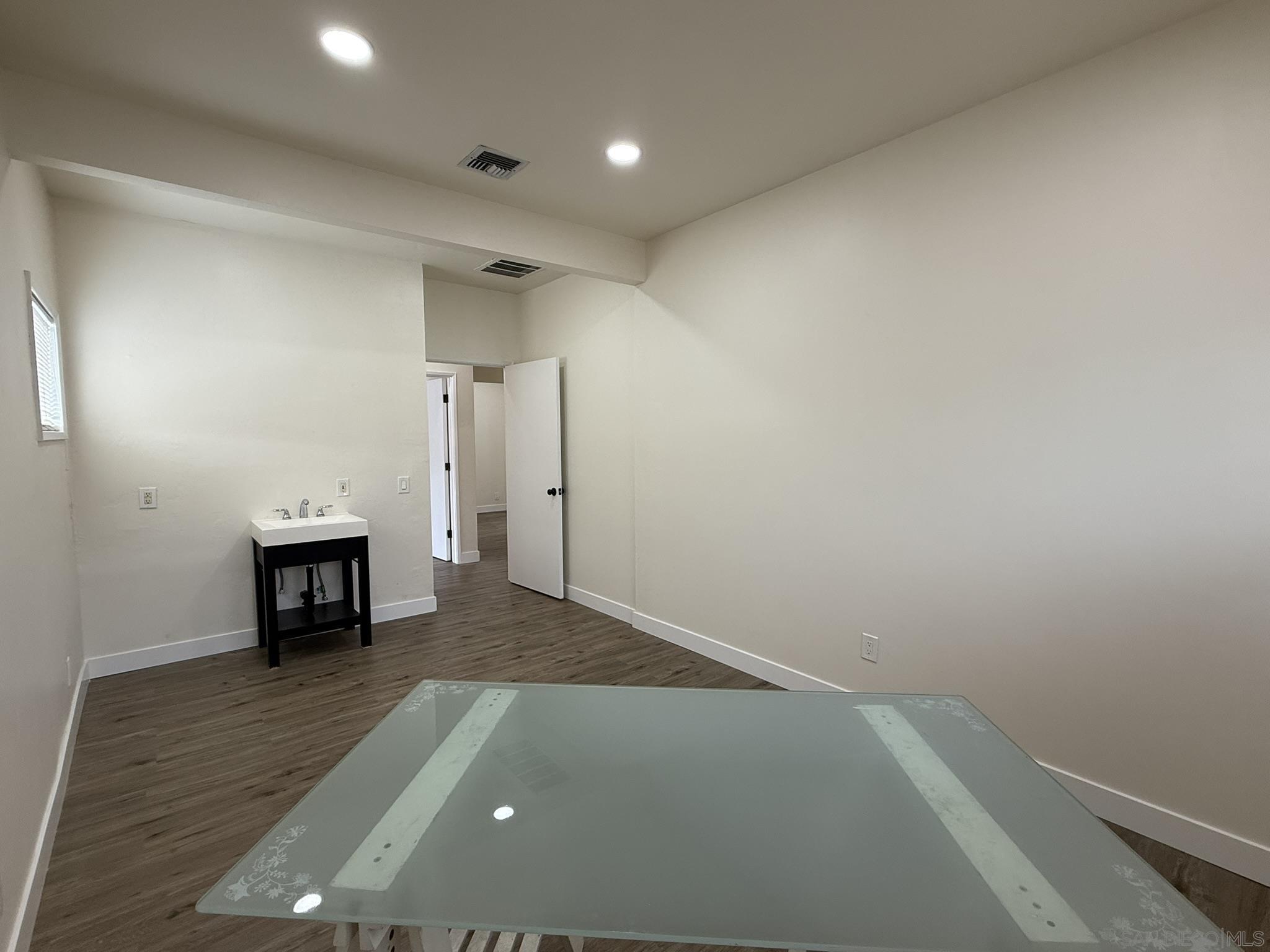 Detail Gallery Image 20 of 21 For 6527  La Jolla Blvd, La Jolla,  CA 92037 - – Beds | – Baths