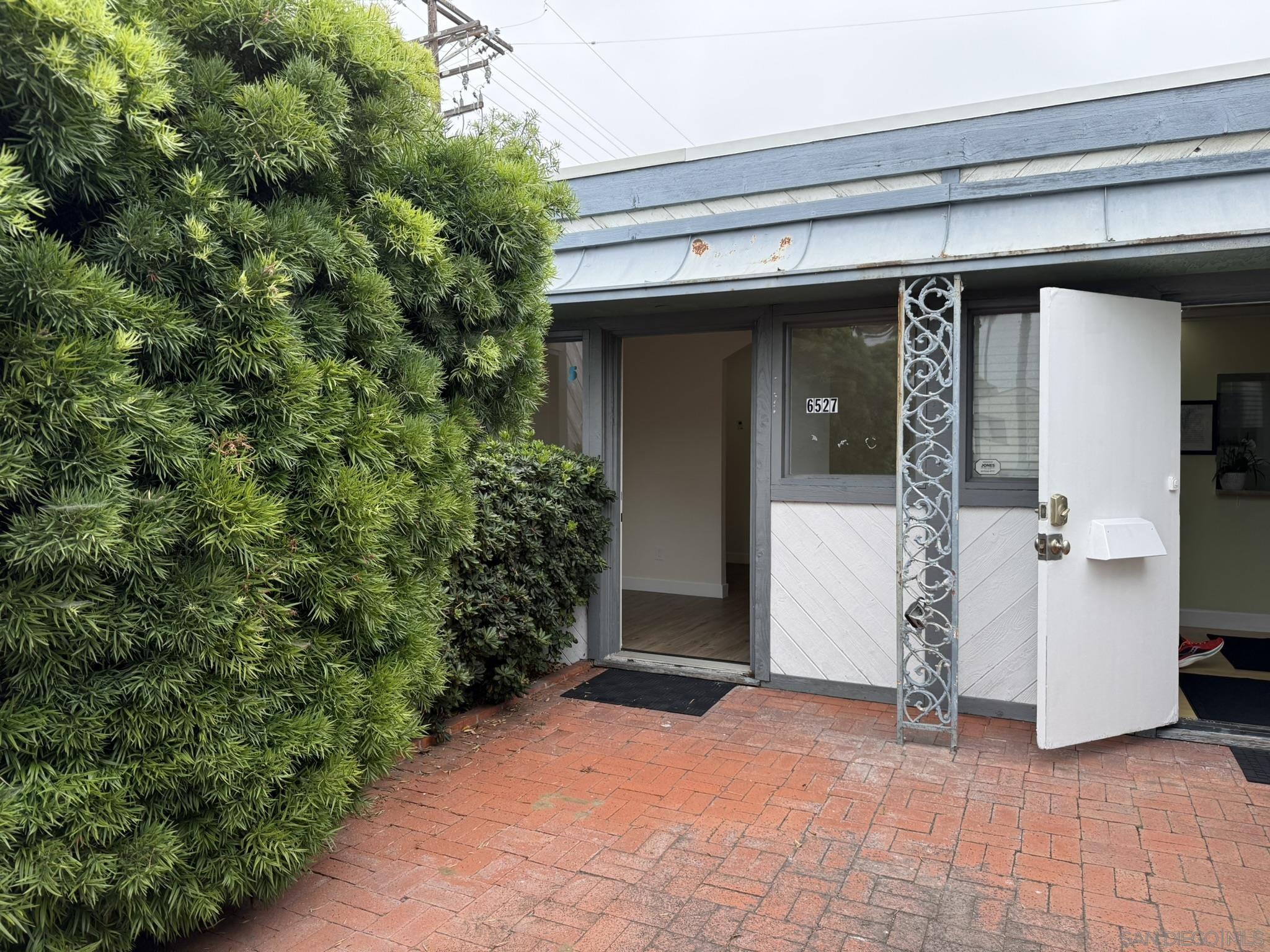 Detail Gallery Image 3 of 21 For 6527  La Jolla Blvd, La Jolla,  CA 92037 - – Beds | – Baths