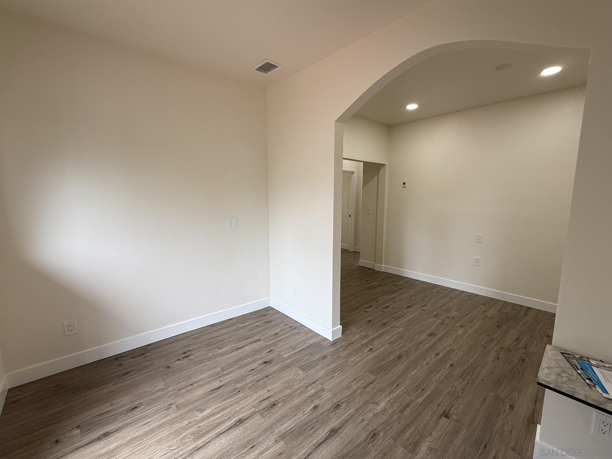 Detail Gallery Image 6 of 21 For 6527  La Jolla Blvd, La Jolla,  CA 92037 - – Beds | – Baths