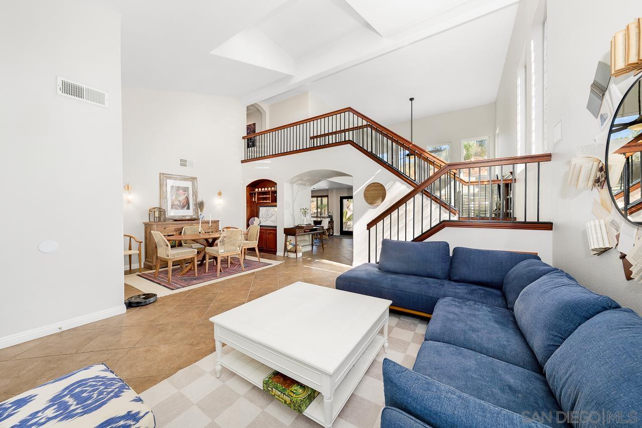 Front Image Thumbnail for SD250033253