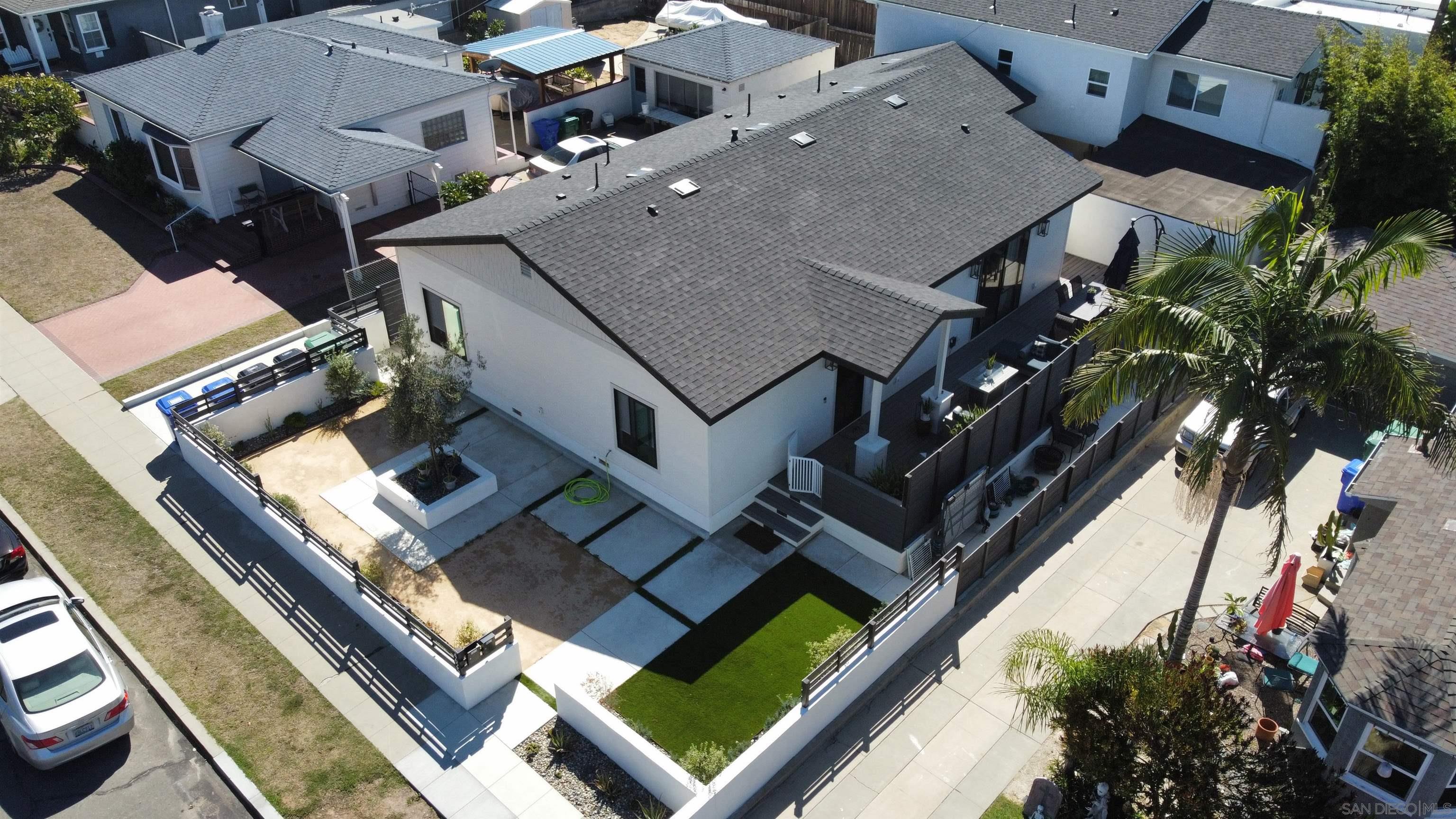 Detail Gallery Image 1 of 21 For 4625  Adair St, San Diego,  CA 92107 - 7 Beds | 5/1 Baths