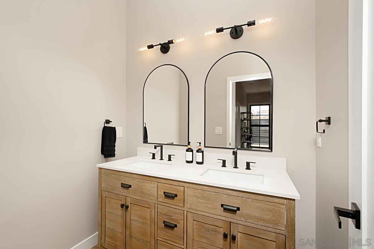 Detail Gallery Image 9 of 21 For 4625  Adair St, San Diego,  CA 92107 - 7 Beds | 5/1 Baths