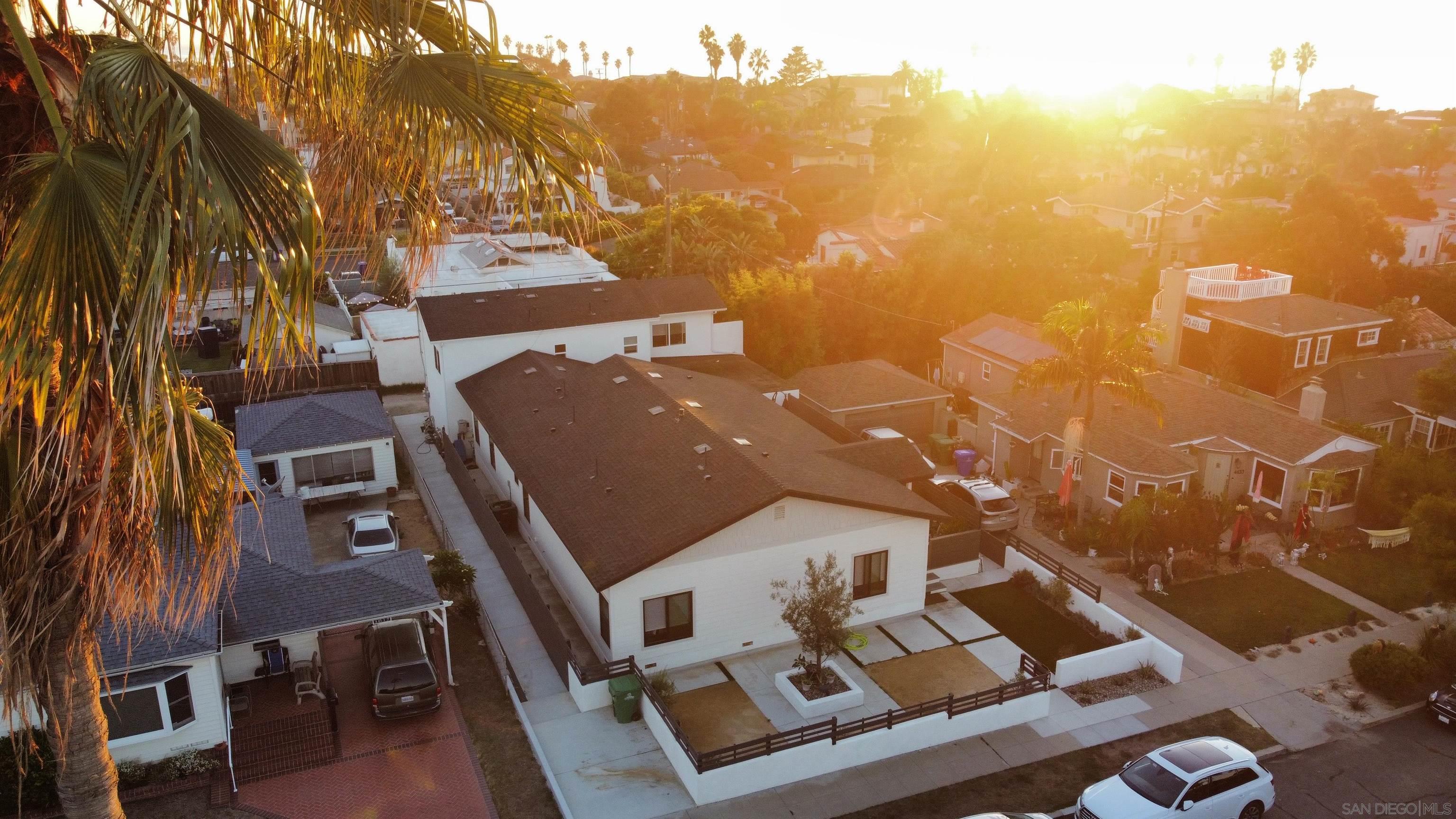 Detail Gallery Image 3 of 21 For 4625  Adair St, San Diego,  CA 92107 - 7 Beds | 5/1 Baths