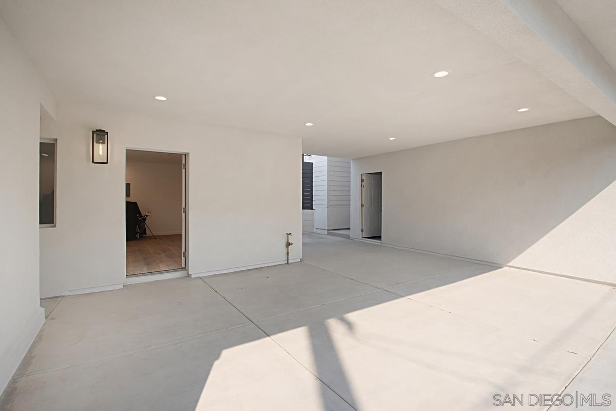 Detail Gallery Image 20 of 21 For 4625  Adair St, San Diego,  CA 92107 - 7 Beds | 5/1 Baths