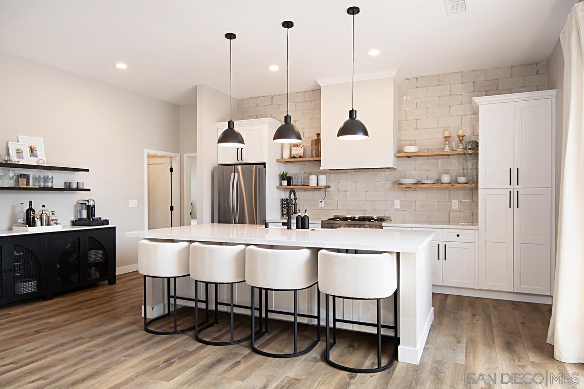 Detail Gallery Image 5 of 21 For 4625  Adair St, San Diego,  CA 92107 - 7 Beds | 5/1 Baths