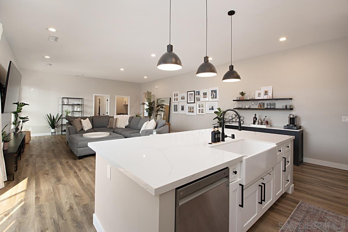 Detail Gallery Image 6 of 21 For 4625  Adair St, San Diego,  CA 92107 - 7 Beds | 5/1 Baths