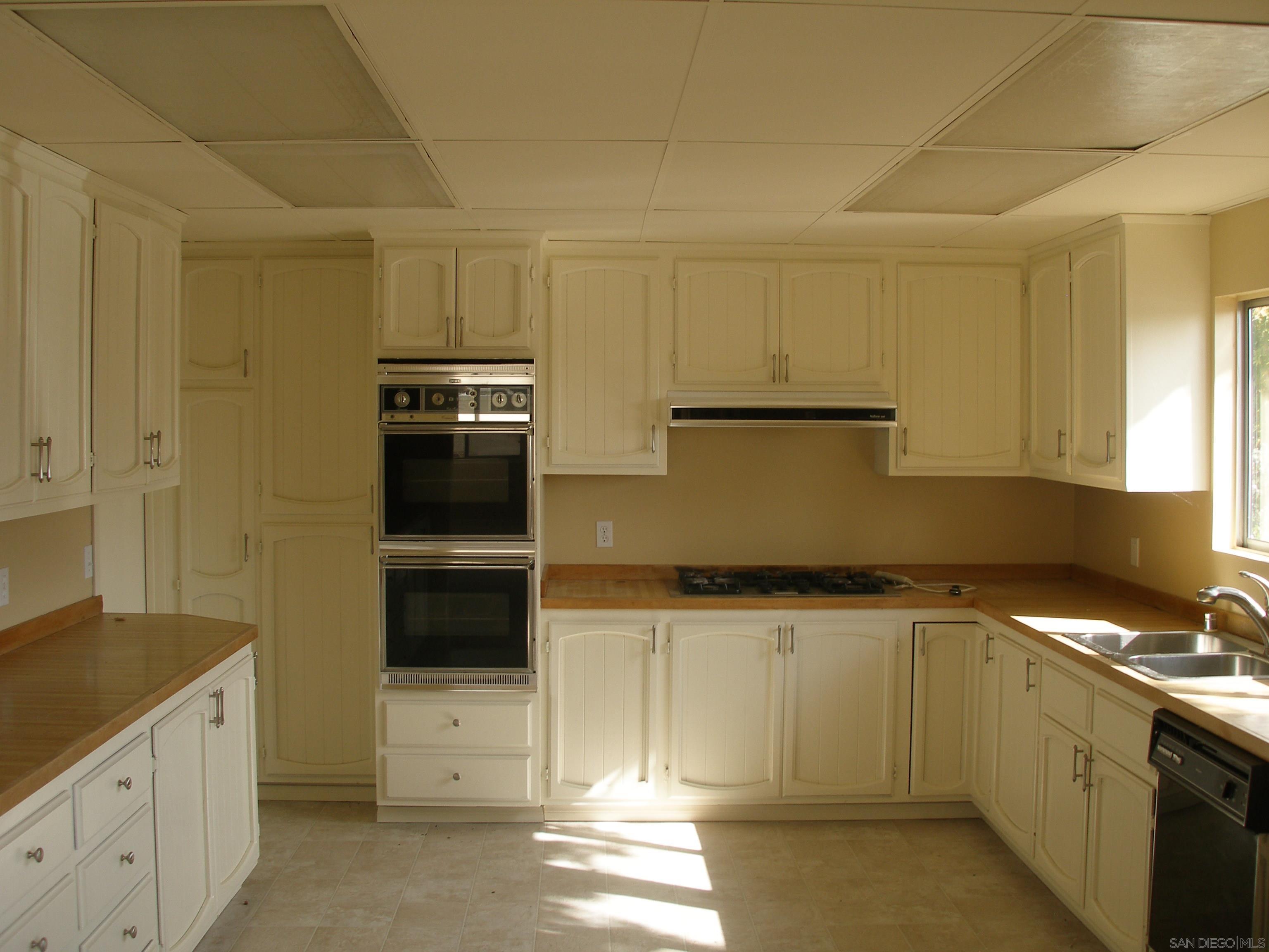 Detail Gallery Image 5 of 12 For 1576  Acheson Street, San Diego,  CA 92111 - 7 Beds | 4 Baths