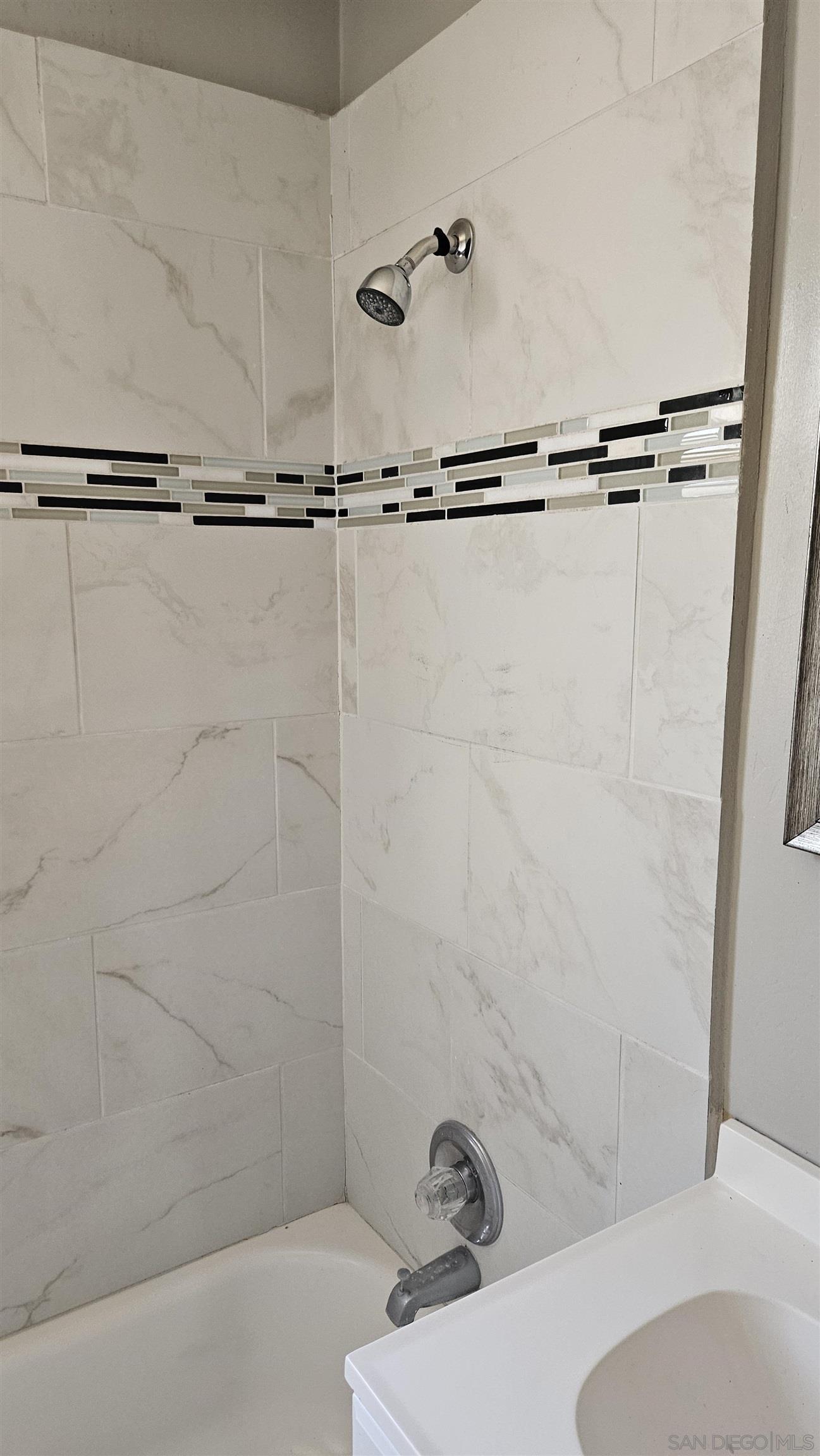 Detail Gallery Image 6 of 12 For 1576  Acheson Street, San Diego,  CA 92111 - 7 Beds | 4 Baths