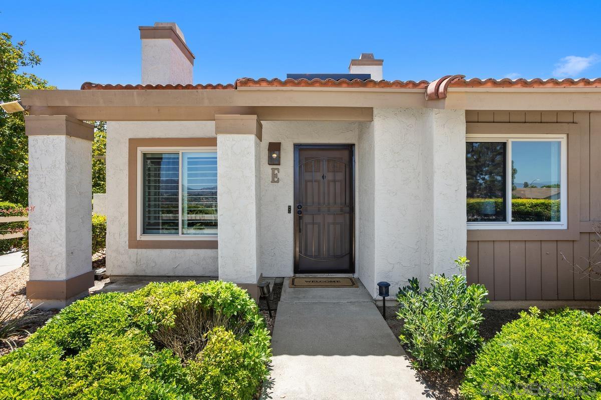 Detail Gallery Image 1 of 36 For 11872  Bernardo Terrace  #UNIT E,  San Diego,  CA 92128 - 3 Beds | 2 Baths