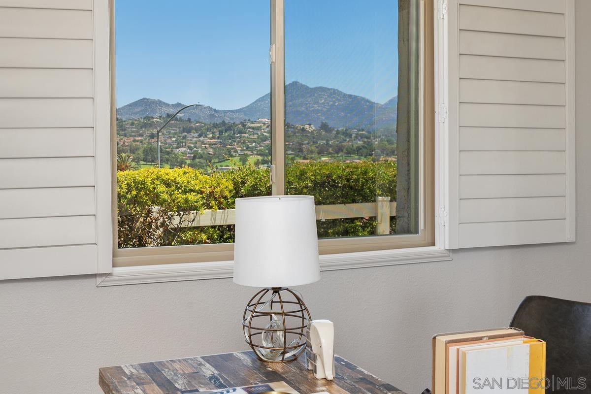 Detail Gallery Image 18 of 36 For 11872  Bernardo Terrace  #UNIT E,  San Diego,  CA 92128 - 3 Beds | 2 Baths