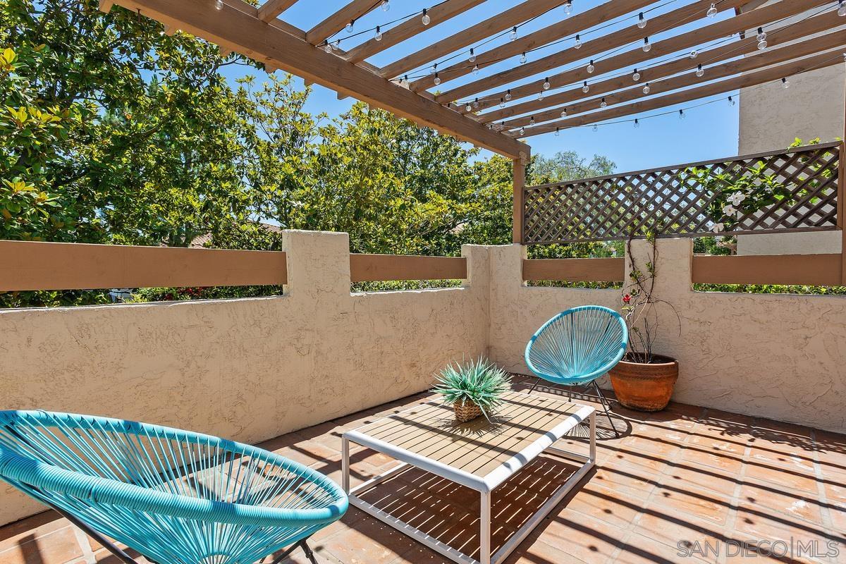 Detail Gallery Image 33 of 36 For 11872  Bernardo Terrace  #UNIT E,  San Diego,  CA 92128 - 3 Beds | 2 Baths
