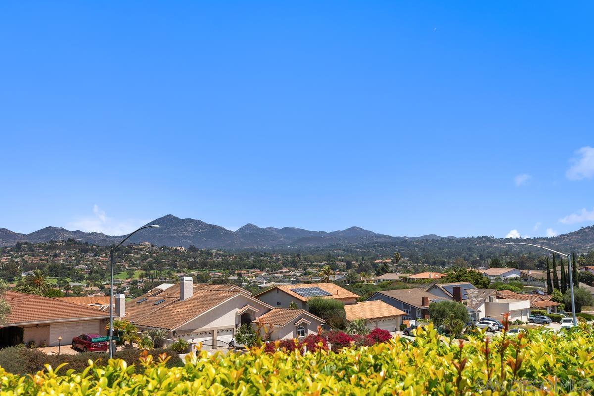 Detail Gallery Image 34 of 36 For 11872  Bernardo Terrace  #UNIT E,  San Diego,  CA 92128 - 3 Beds | 2 Baths