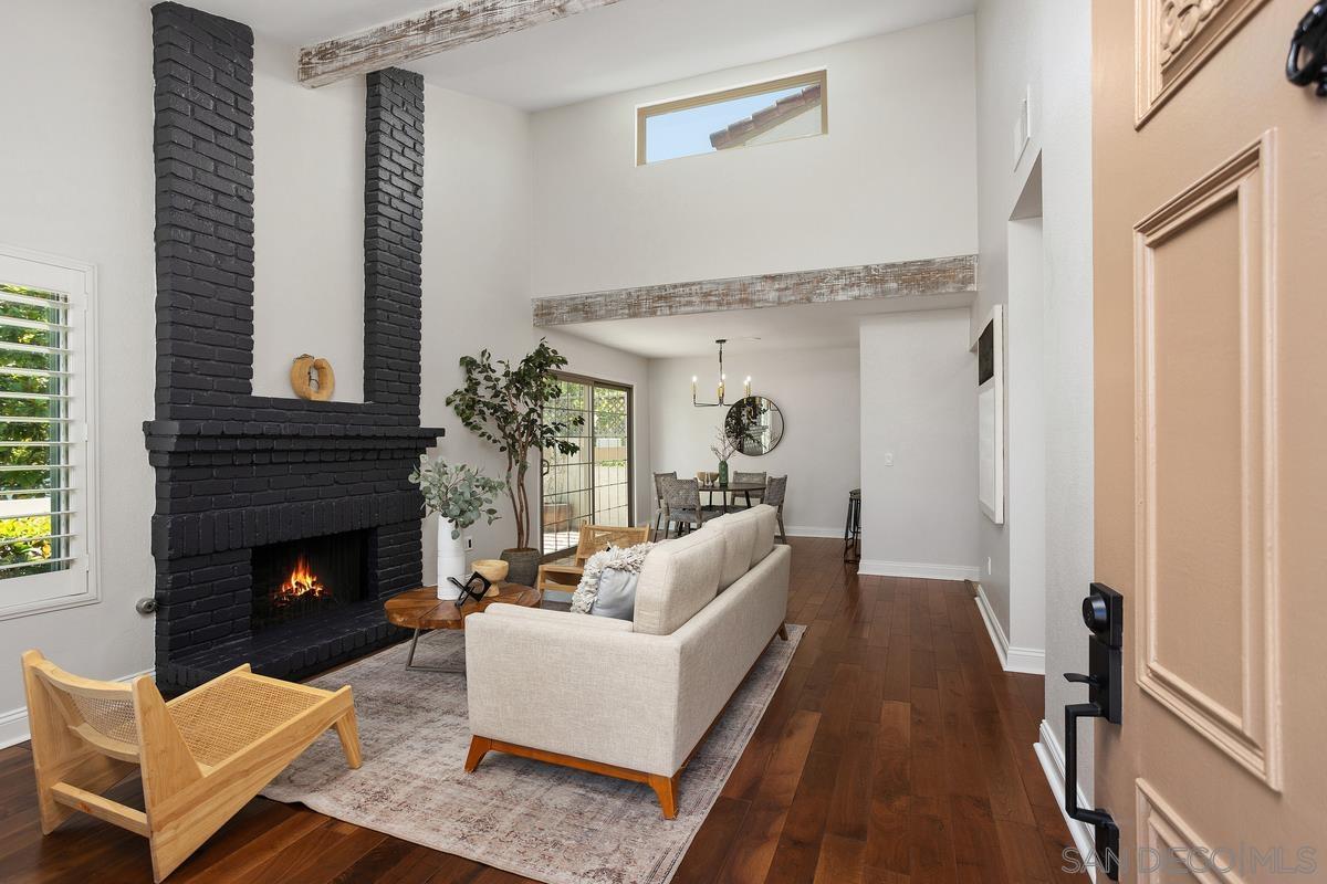 Detail Gallery Image 5 of 36 For 11872  Bernardo Terrace  #UNIT E,  San Diego,  CA 92128 - 3 Beds | 2 Baths