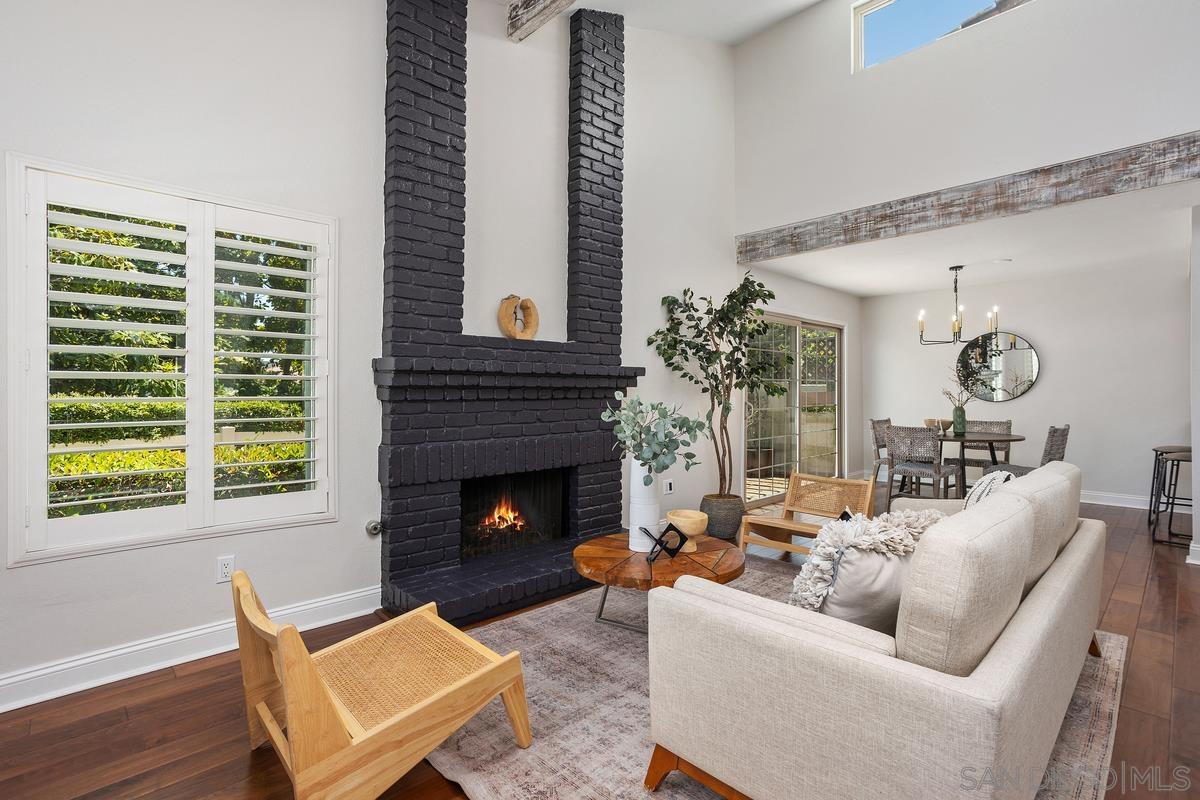 Detail Gallery Image 6 of 36 For 11872  Bernardo Terrace  #UNIT E,  San Diego,  CA 92128 - 3 Beds | 2 Baths