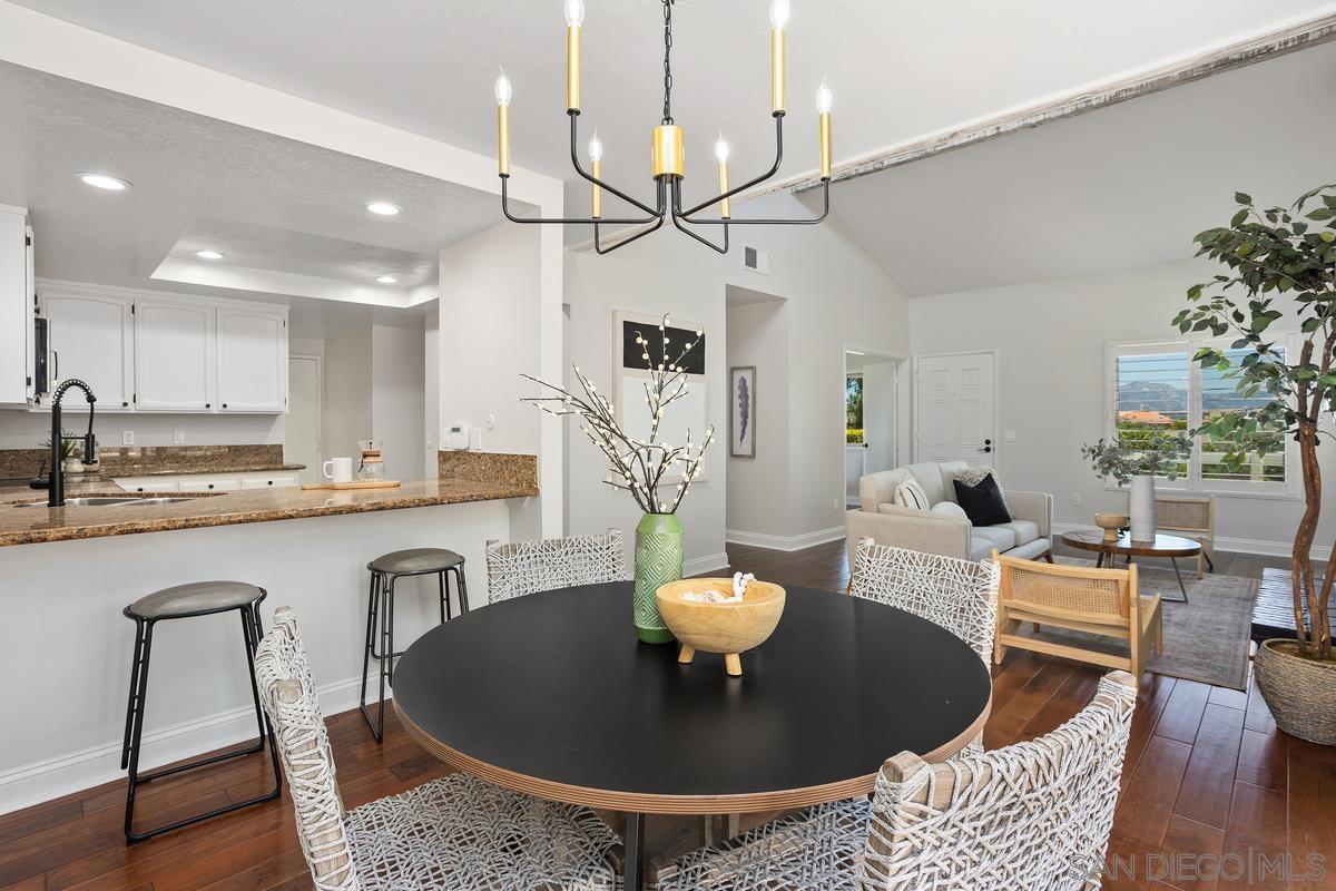 Detail Gallery Image 10 of 36 For 11872  Bernardo Terrace  #UNIT E,  San Diego,  CA 92128 - 3 Beds | 2 Baths