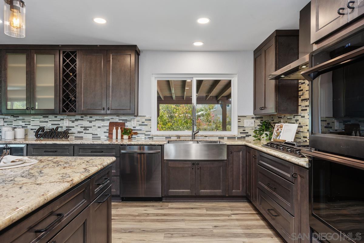 Front Image Thumbnail for SD250033303