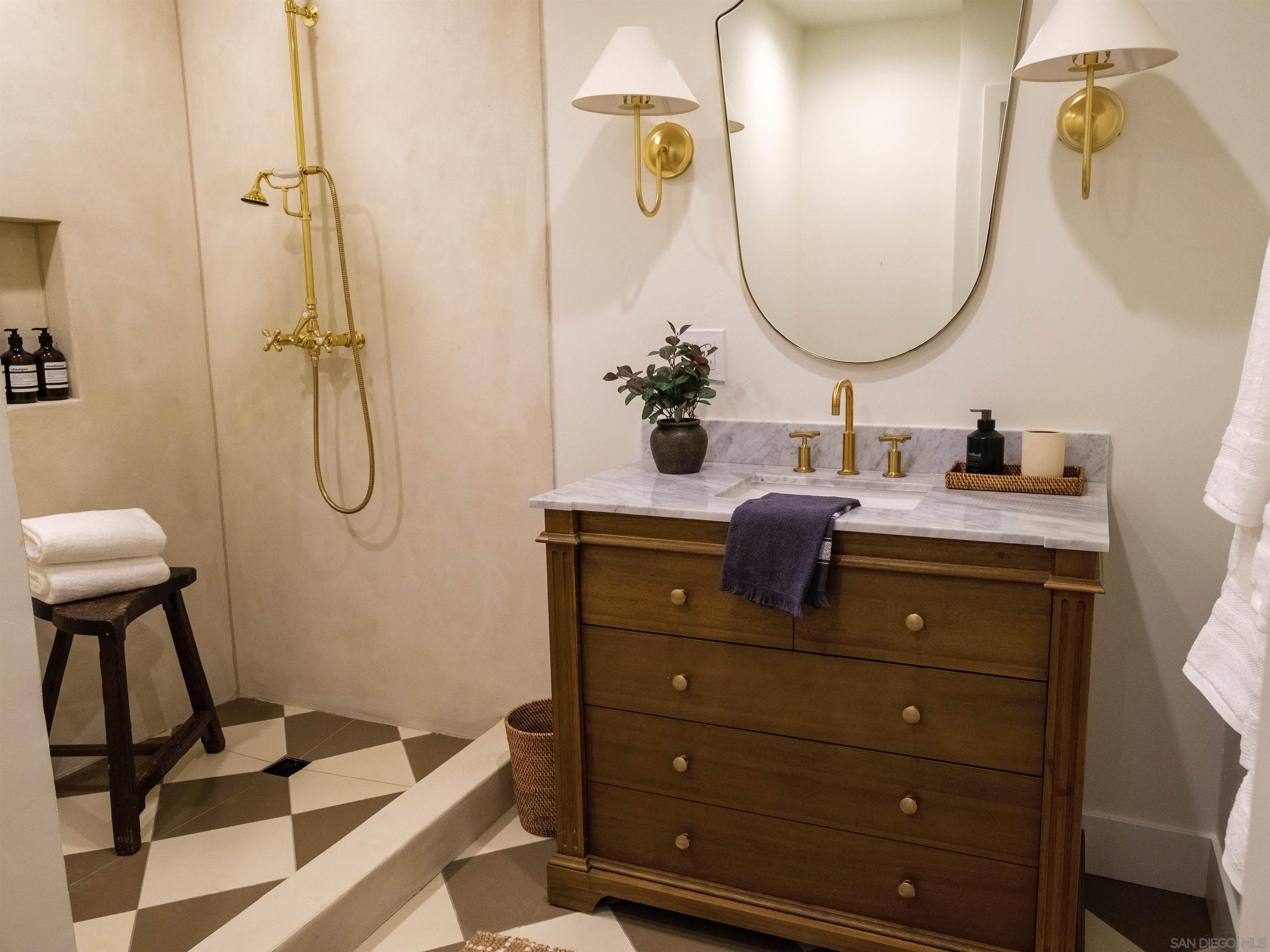 Detail Gallery Image 18 of 33 For 1915  Montgomery Ave, Cardiff By The Sea,  CA 92007 - 4 Beds | 3 Baths