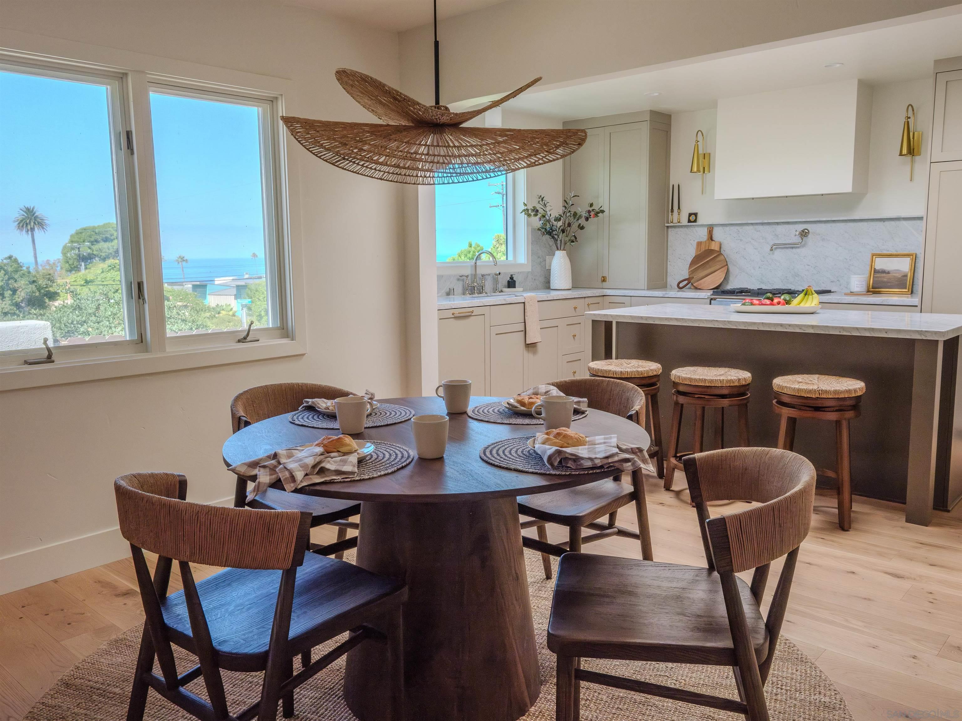 Detail Gallery Image 7 of 33 For 1915  Montgomery Ave, Cardiff By The Sea,  CA 92007 - 4 Beds | 3 Baths