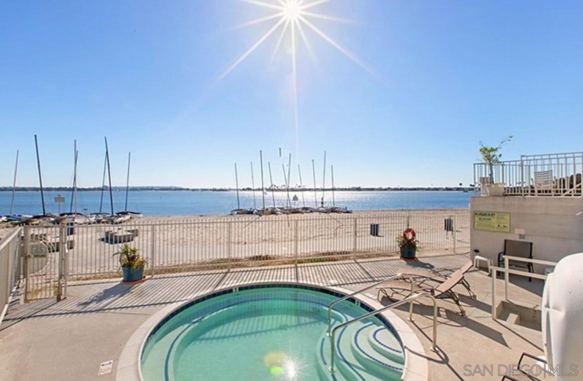 Detail Gallery Image 30 of 53 For 1251  Parker Pl  1b, San Diego,  CA 92109 - 2 Beds | 2 Baths