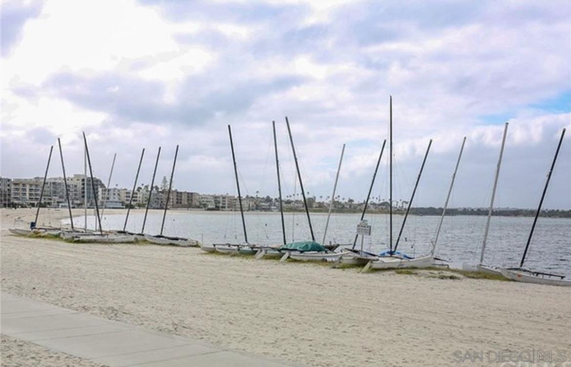 Detail Gallery Image 38 of 53 For 1251  Parker Pl  1b, San Diego,  CA 92109 - 2 Beds | 2 Baths