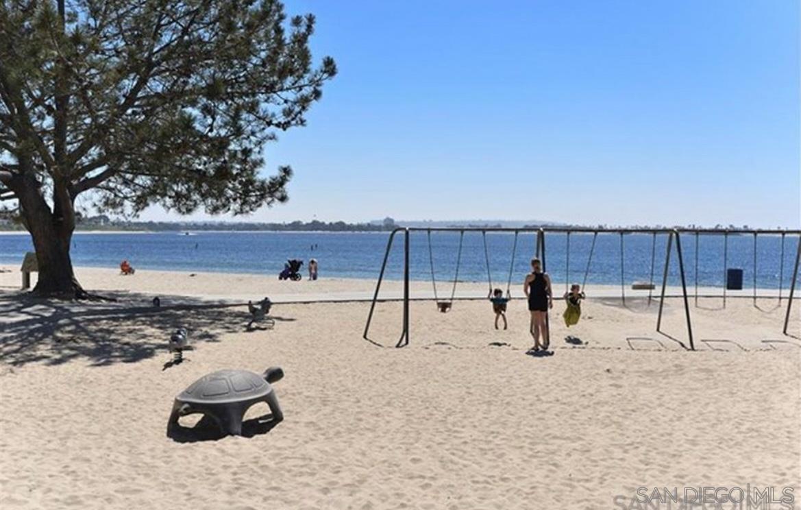 Detail Gallery Image 40 of 53 For 1251  Parker Pl  1b, San Diego,  CA 92109 - 2 Beds | 2 Baths