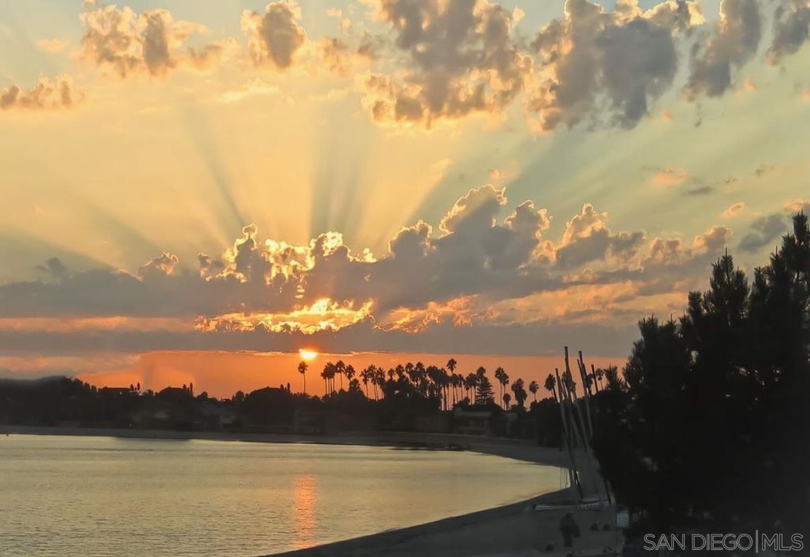 Detail Gallery Image 52 of 53 For 1251  Parker Pl  1b, San Diego,  CA 92109 - 2 Beds | 2 Baths