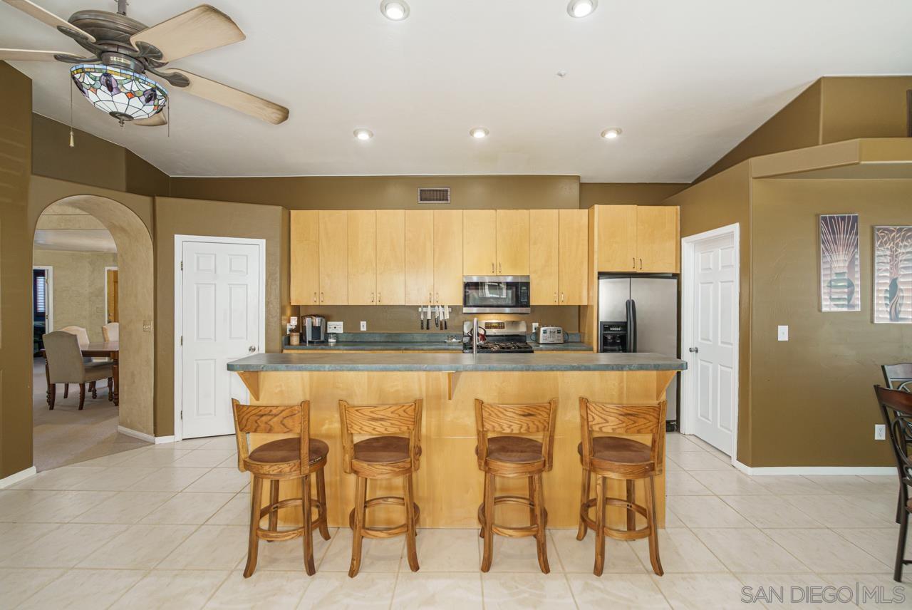 Detail Gallery Image 9 of 66 For 26152  Bellemore Dr, Ramona,  CA 92065 - 4 Beds | 3 Baths