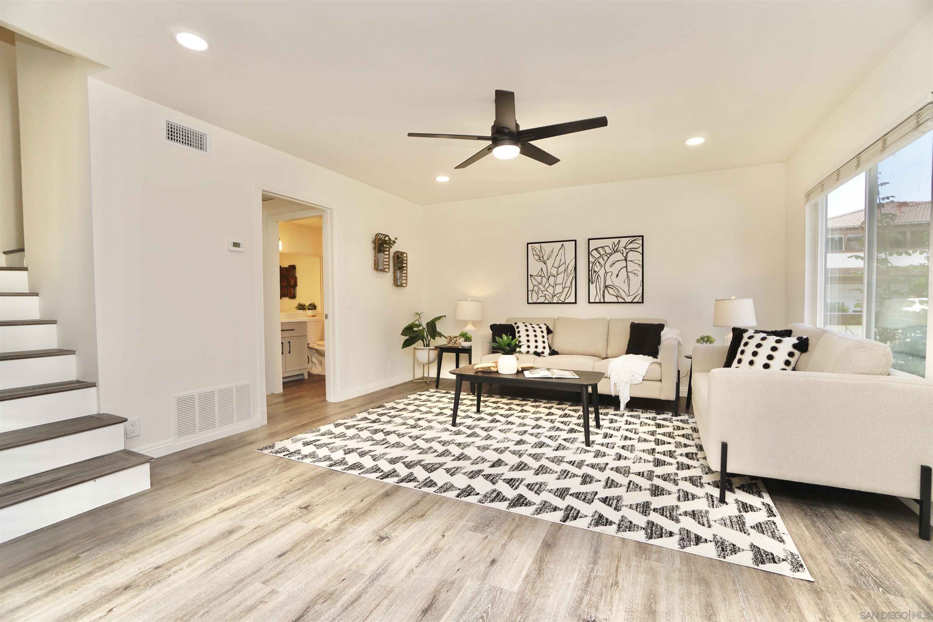 Front Image Thumbnail for SD250033352