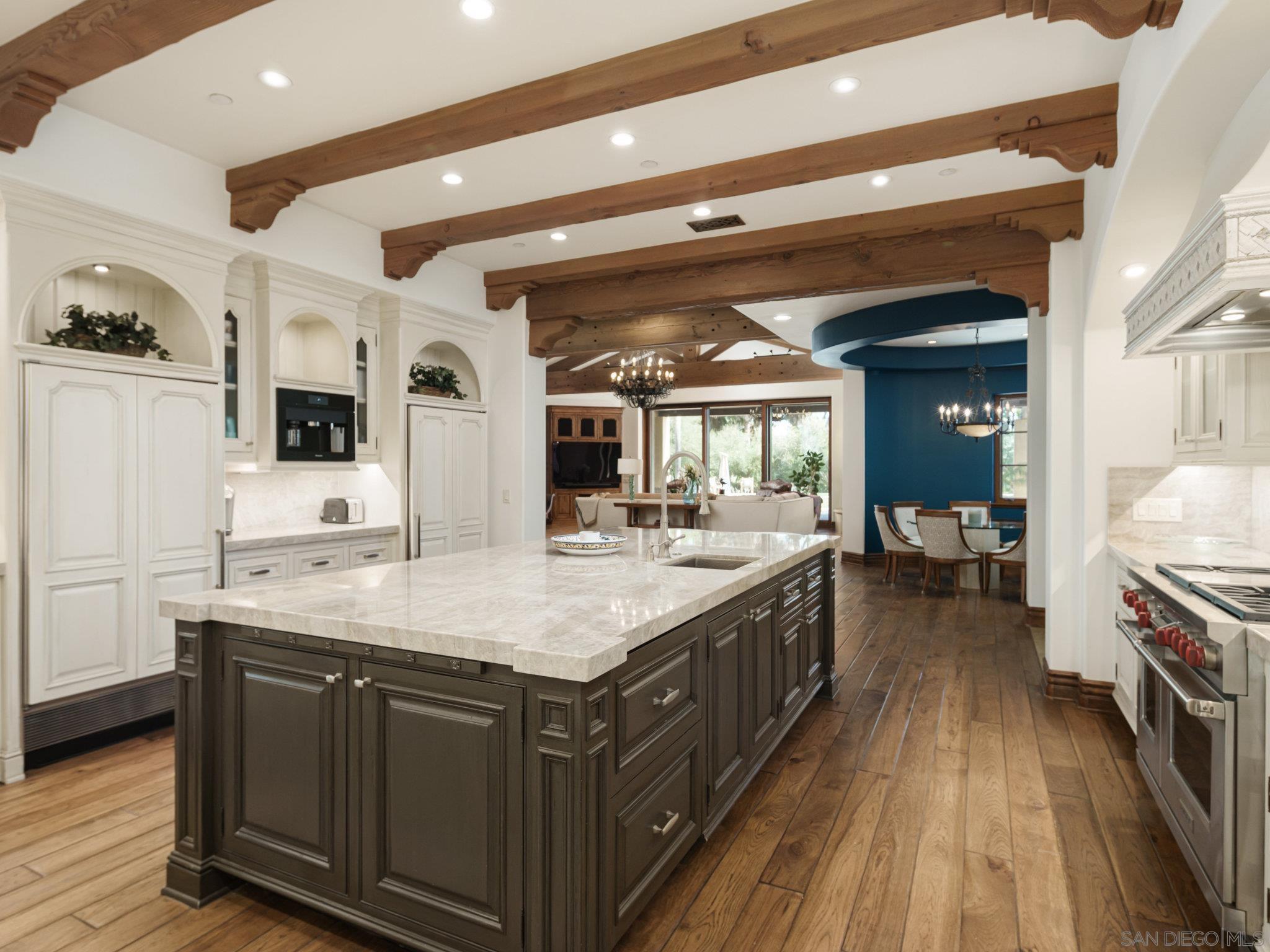 Detail Gallery Image 12 of 41 For 16409  via De Santa Fe, Rancho Santa Fe,  CA 92067 - 10 Beds | 10/3 Baths