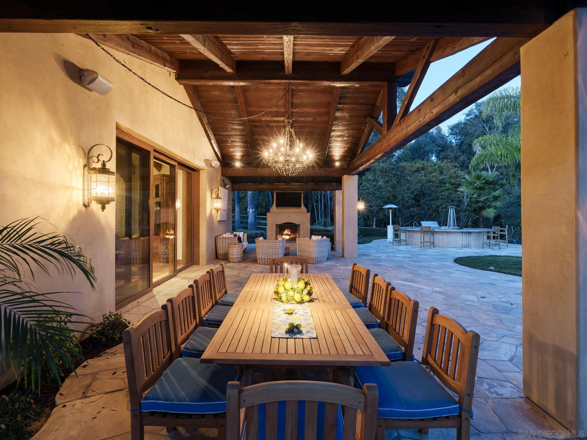 Detail Gallery Image 29 of 41 For 16409  via De Santa Fe, Rancho Santa Fe,  CA 92067 - 10 Beds | 10/3 Baths