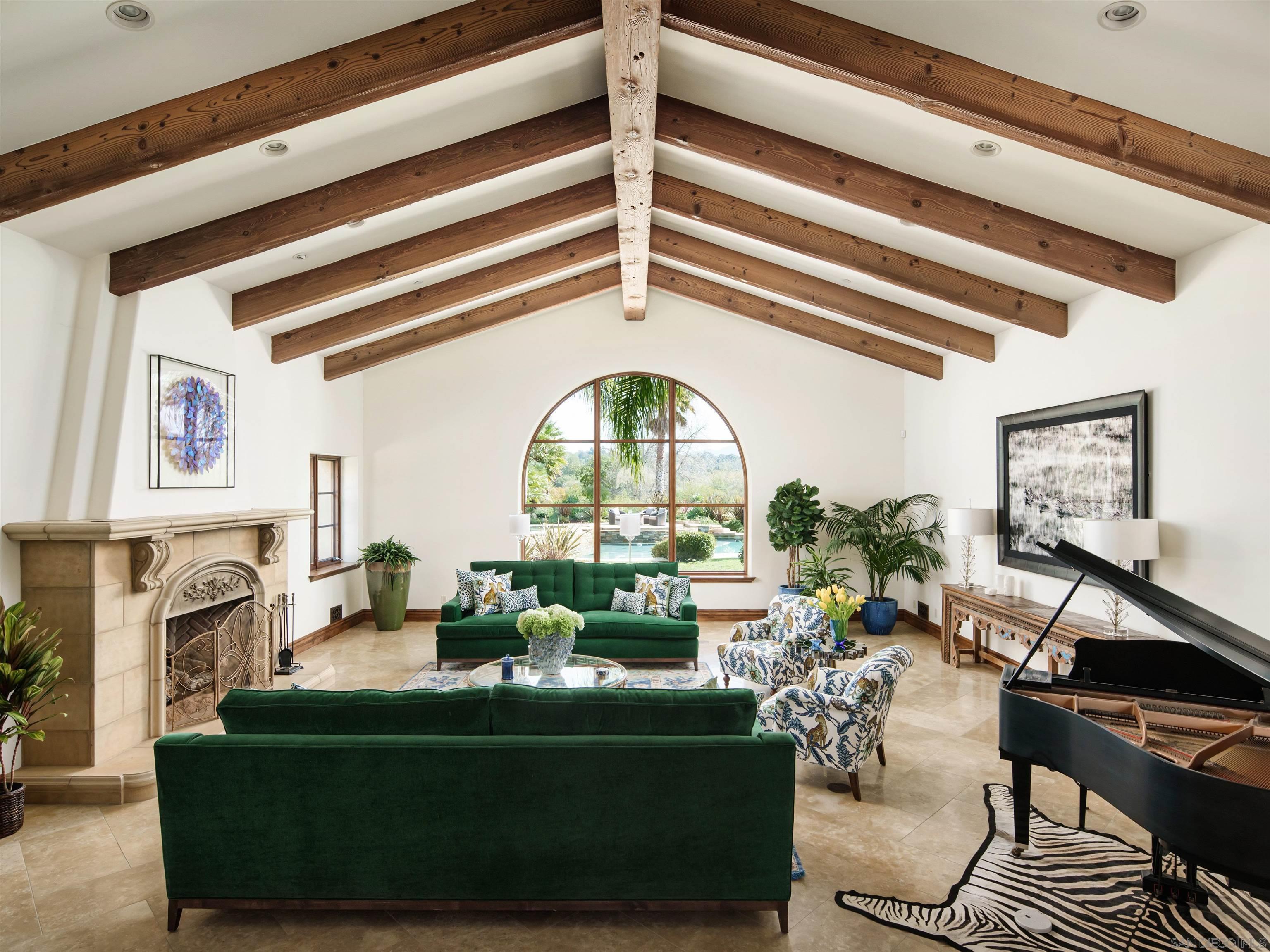 Detail Gallery Image 4 of 41 For 16409  via De Santa Fe, Rancho Santa Fe,  CA 92067 - 10 Beds | 10/3 Baths