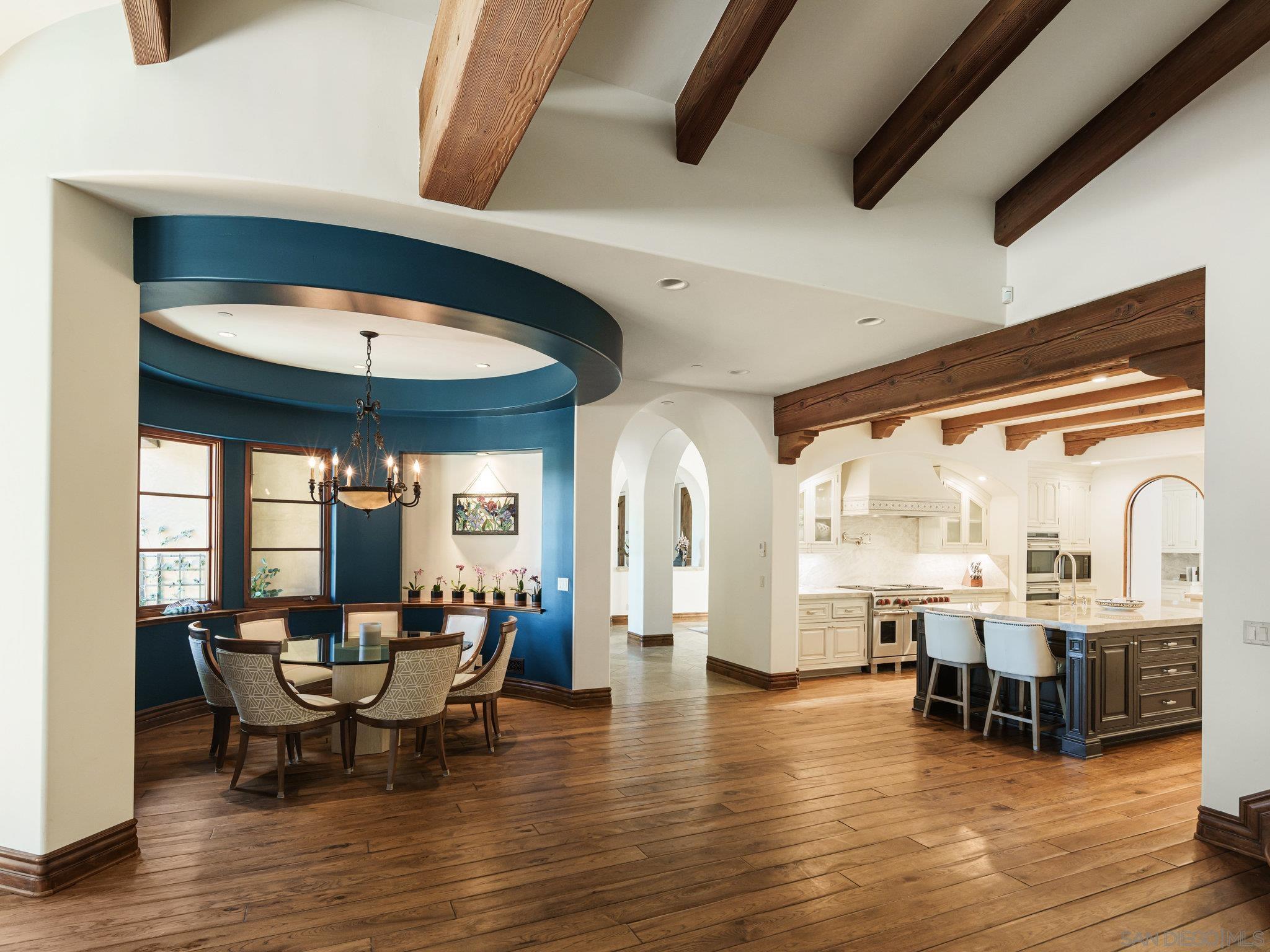 Detail Gallery Image 8 of 41 For 16409  via De Santa Fe, Rancho Santa Fe,  CA 92067 - 10 Beds | 10/3 Baths