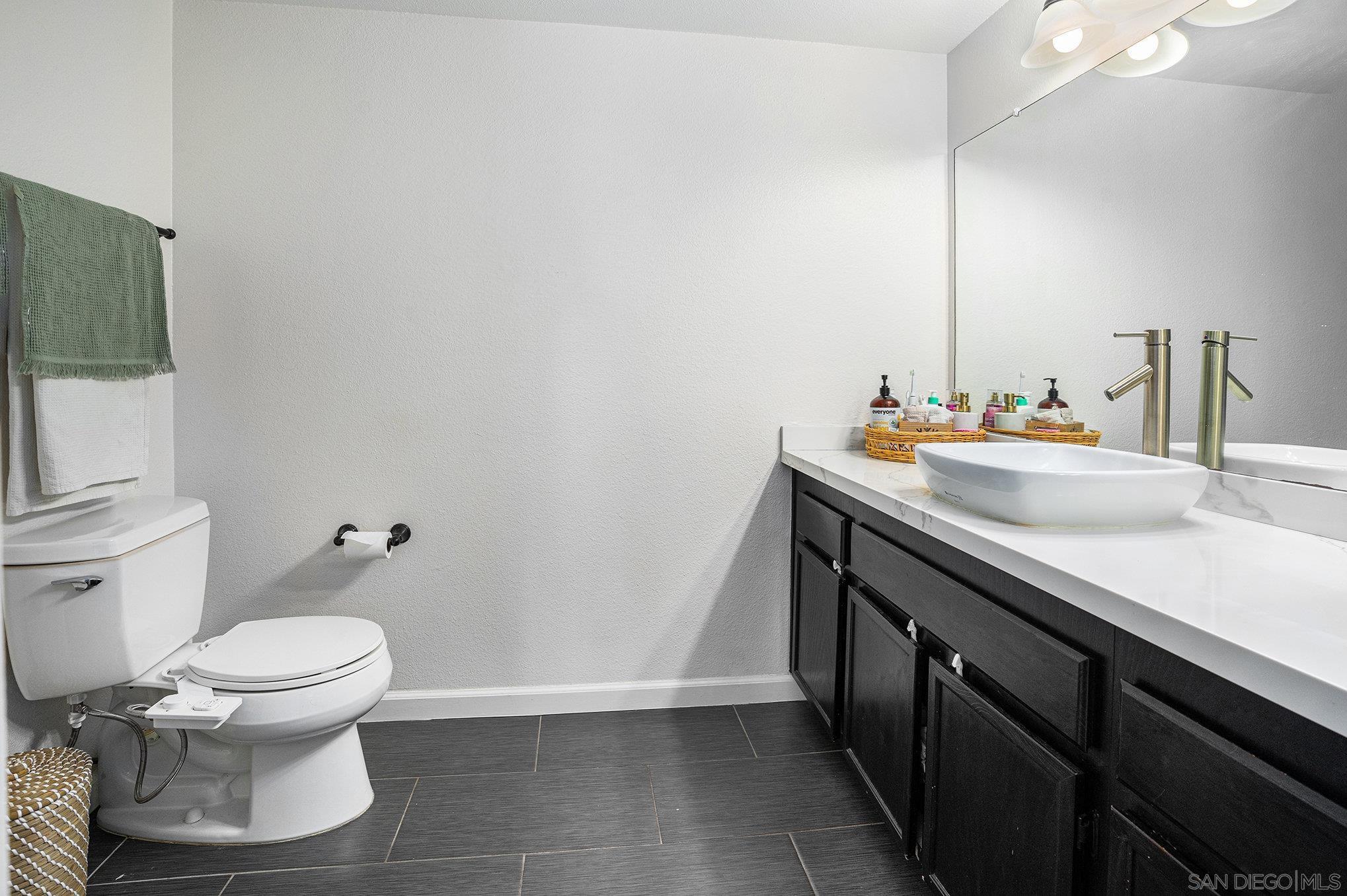 Detail Gallery Image 12 of 18 For 440  Citracado Pkwy  #14,  Escondido,  CA 92025 - 2 Beds | 2 Baths