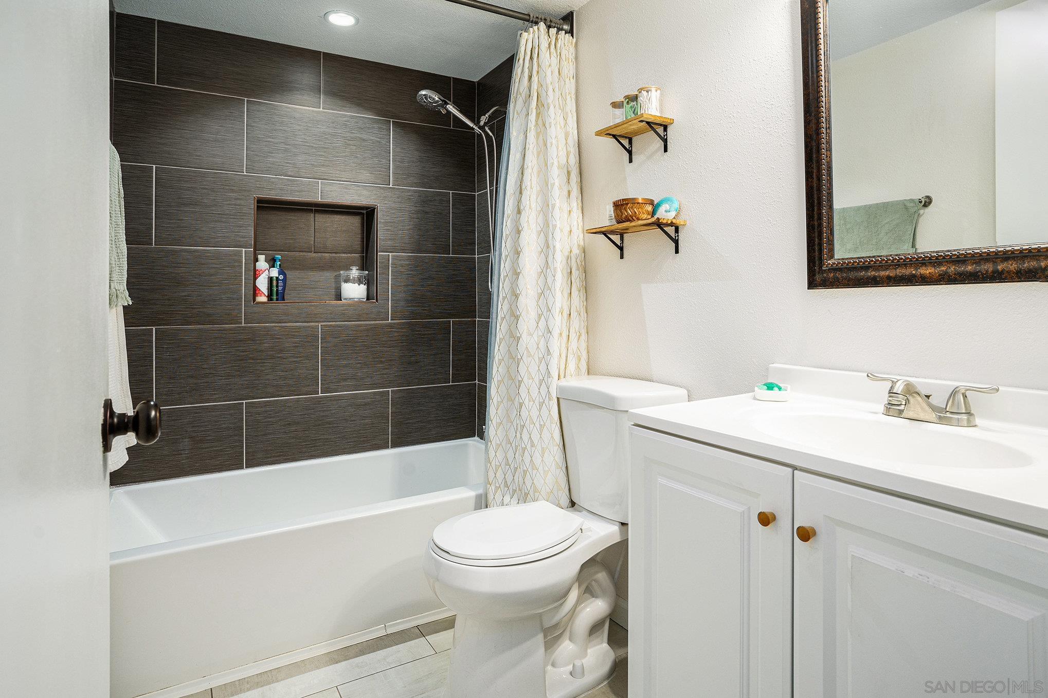 Detail Gallery Image 15 of 18 For 440  Citracado Pkwy  #14,  Escondido,  CA 92025 - 2 Beds | 2 Baths