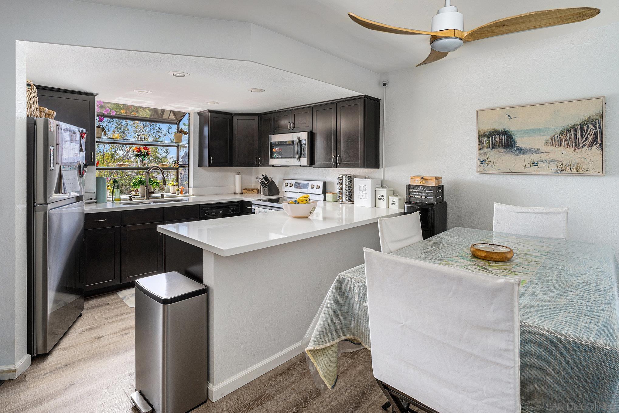 Detail Gallery Image 6 of 18 For 440  Citracado Pkwy  #14,  Escondido,  CA 92025 - 2 Beds | 2 Baths