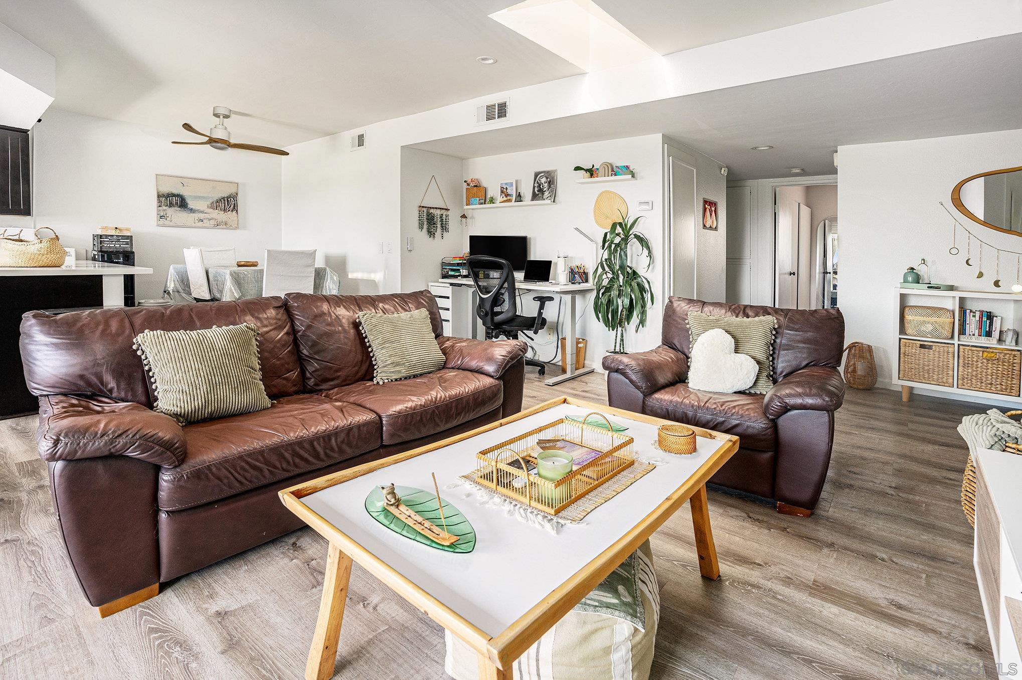 Detail Gallery Image 7 of 18 For 440  Citracado Pkwy  #14,  Escondido,  CA 92025 - 2 Beds | 2 Baths