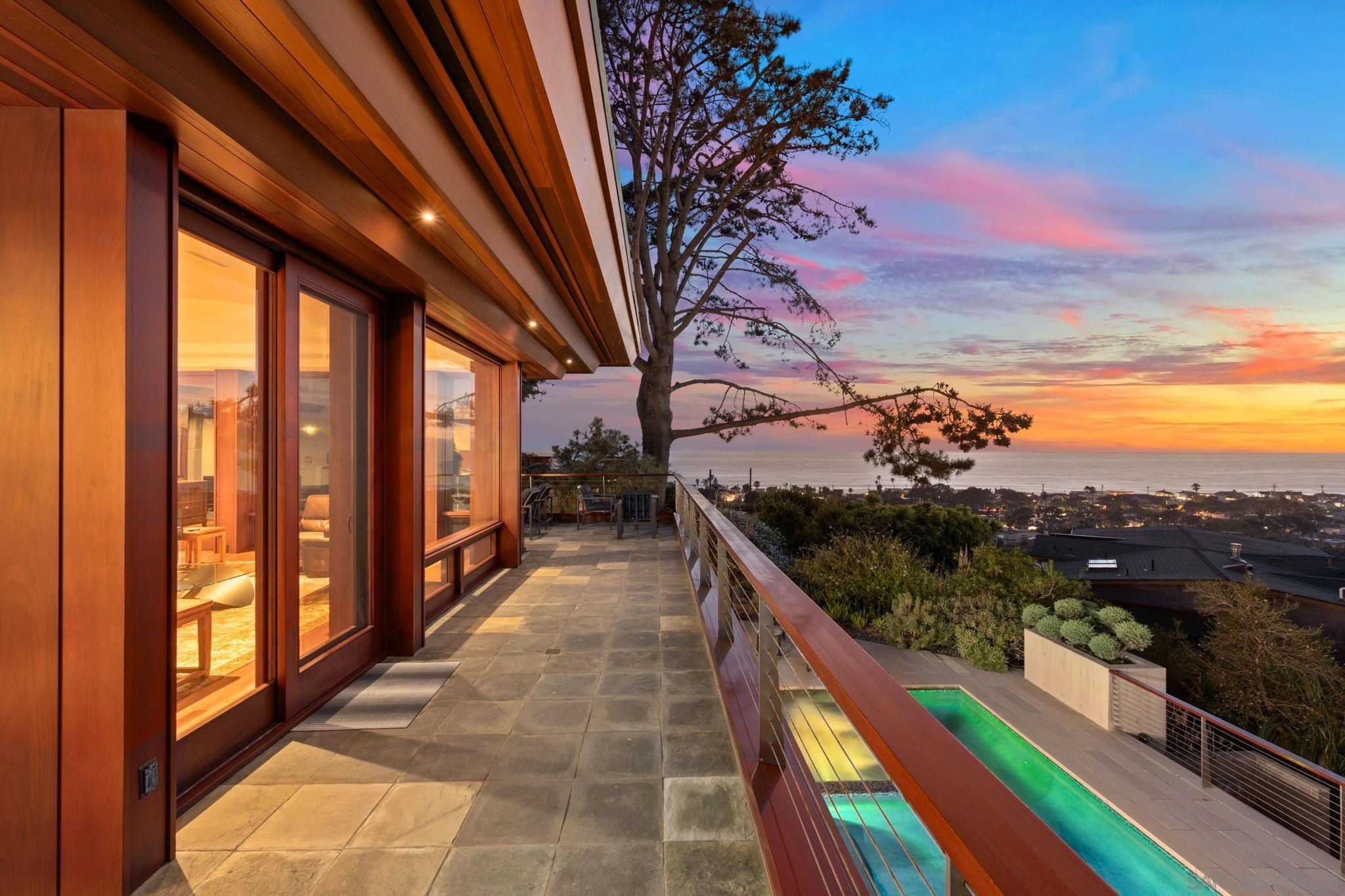 Front Image Thumbnail for SD250033631