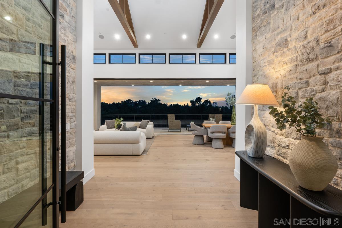 Detail Gallery Image 2 of 56 For 6691-93  Camino Saucito, Rancho Santa Fe,  CA 92067 - 6 Beds | 5/2 Baths