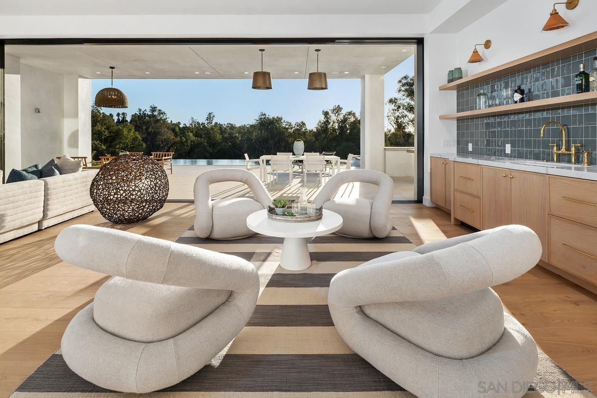 Detail Gallery Image 12 of 56 For 6691-93  Camino Saucito, Rancho Santa Fe,  CA 92067 - 6 Beds | 5/2 Baths