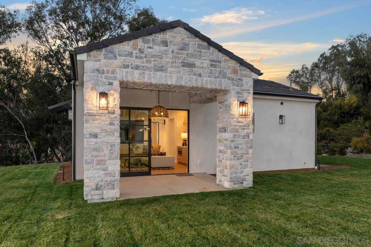 Detail Gallery Image 16 of 56 For 6691-93  Camino Saucito, Rancho Santa Fe,  CA 92067 - 6 Beds | 5/2 Baths