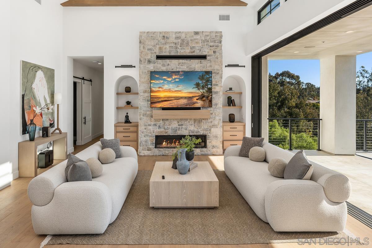 Detail Gallery Image 3 of 56 For 6691-93  Camino Saucito, Rancho Santa Fe,  CA 92067 - 6 Beds | 5/2 Baths