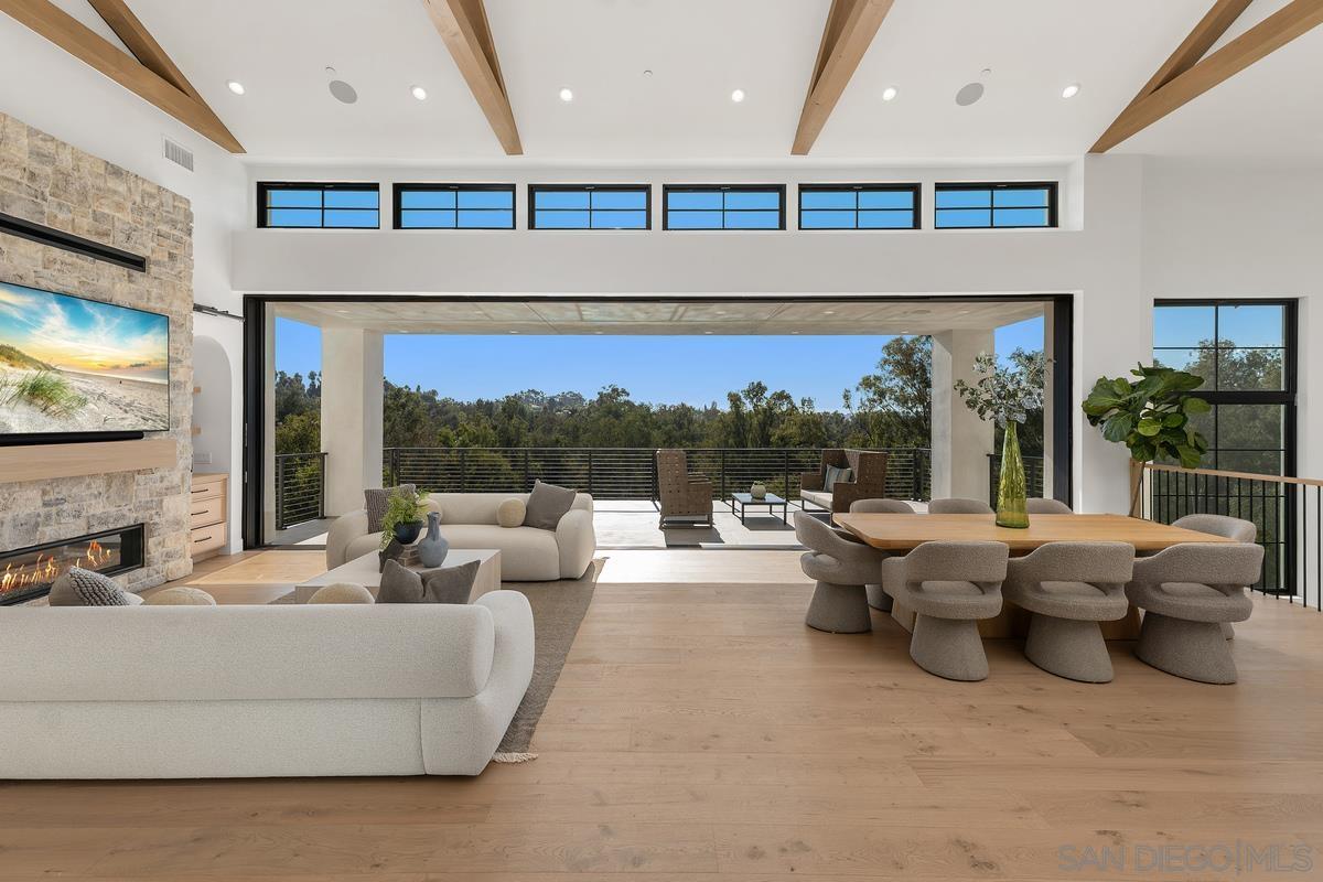 Detail Gallery Image 4 of 56 For 6691-93  Camino Saucito, Rancho Santa Fe,  CA 92067 - 6 Beds | 5/2 Baths