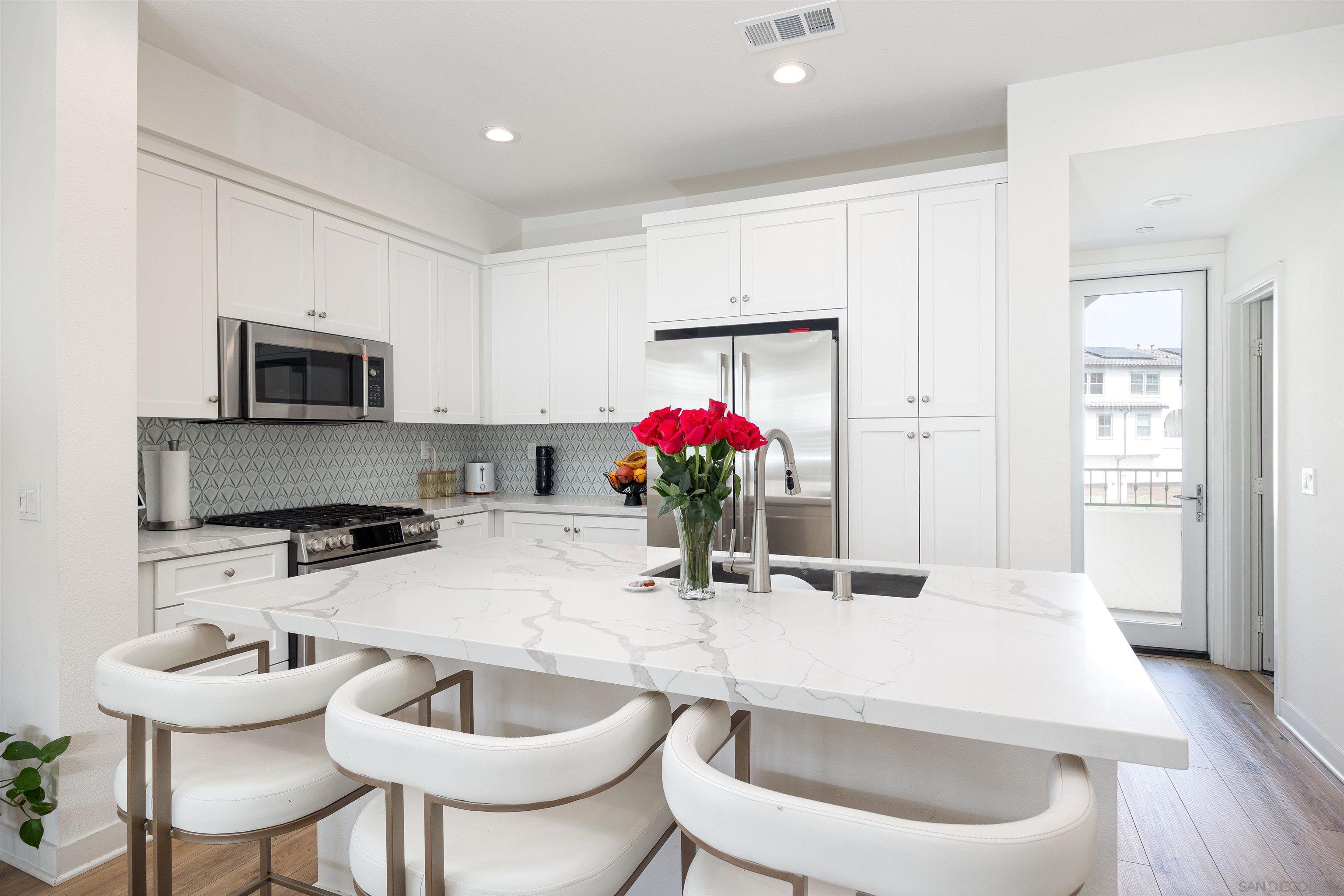 Front Image Thumbnail for SD250033781