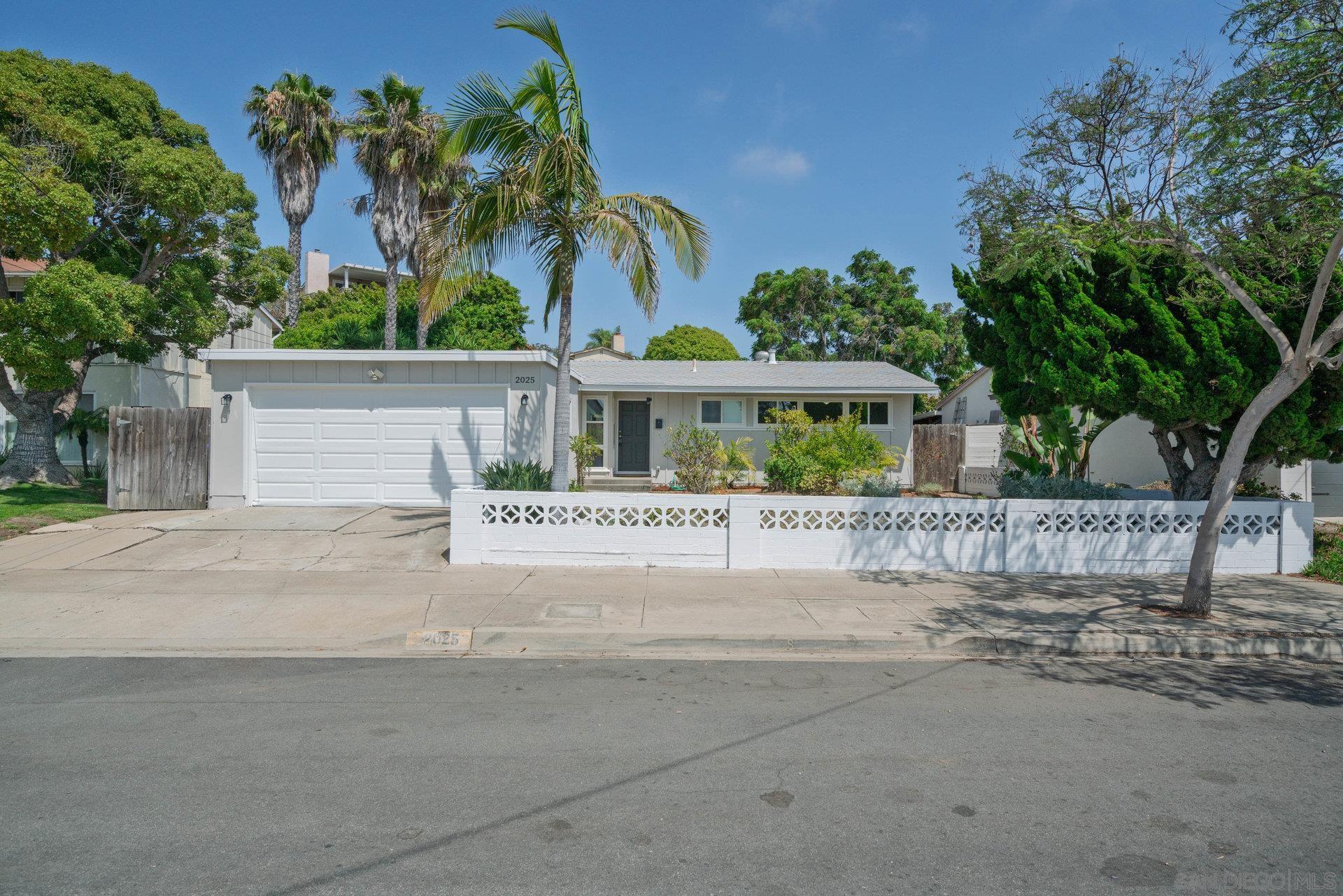 Detail Gallery Image 1 of 1 For 2025  Whinchat St, San Diego,  CA 92123 - 3 Beds | 2 Baths