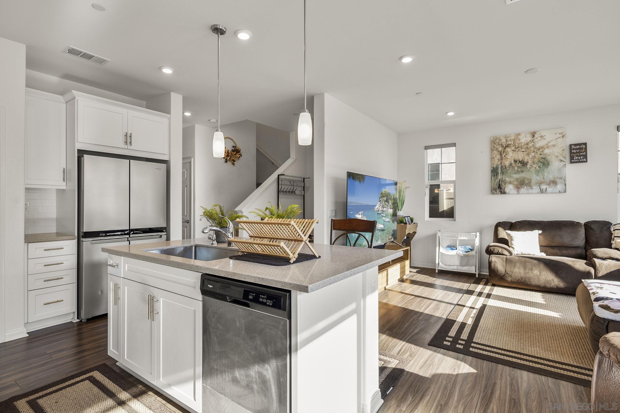 Detail Gallery Image 12 of 59 For 532  Enzo St  #75,  Lake Elsinore,  CA 92530 - 4 Beds | 3 Baths