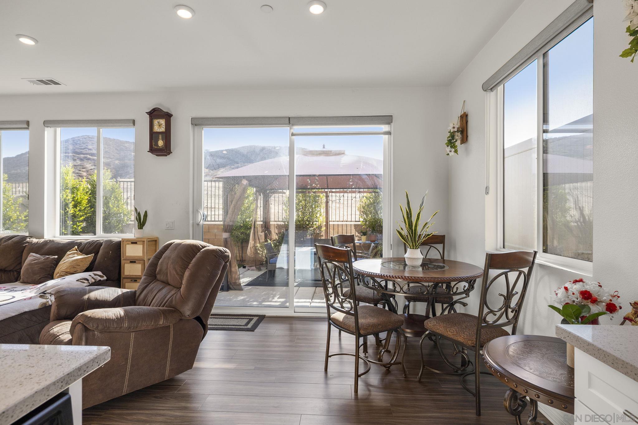 Detail Gallery Image 16 of 59 For 532  Enzo St  #75,  Lake Elsinore,  CA 92530 - 4 Beds | 3 Baths